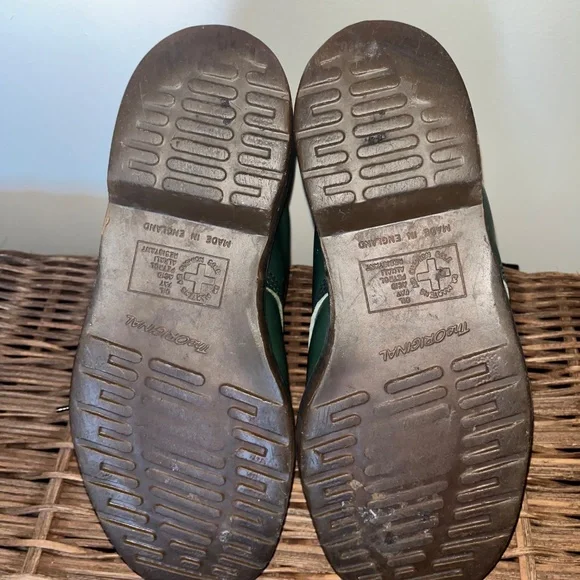 DR MARTENS BOOTS. Sz 9. Green - Picture 6 of 6